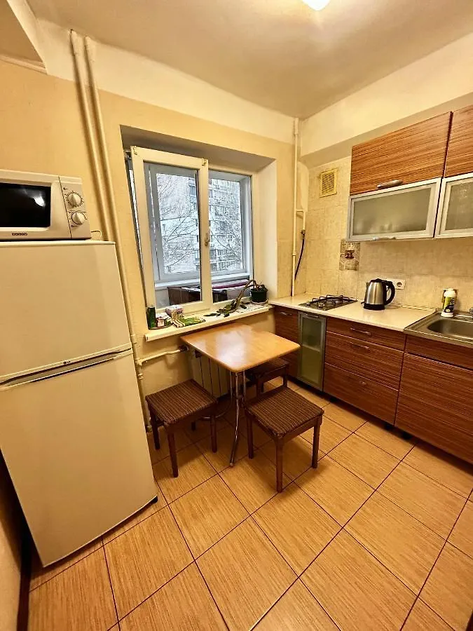 Apartment Near Train Station And Close To City Center Kiev
