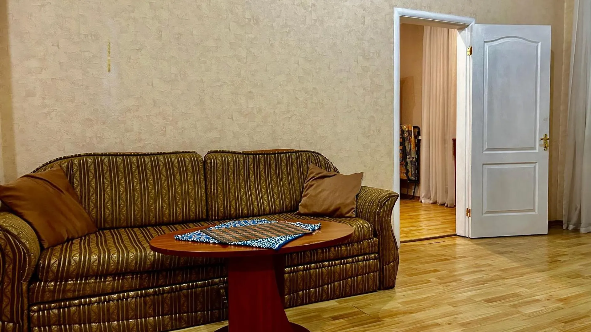 Apartment Near Train Station And Close To City Center Kyiv