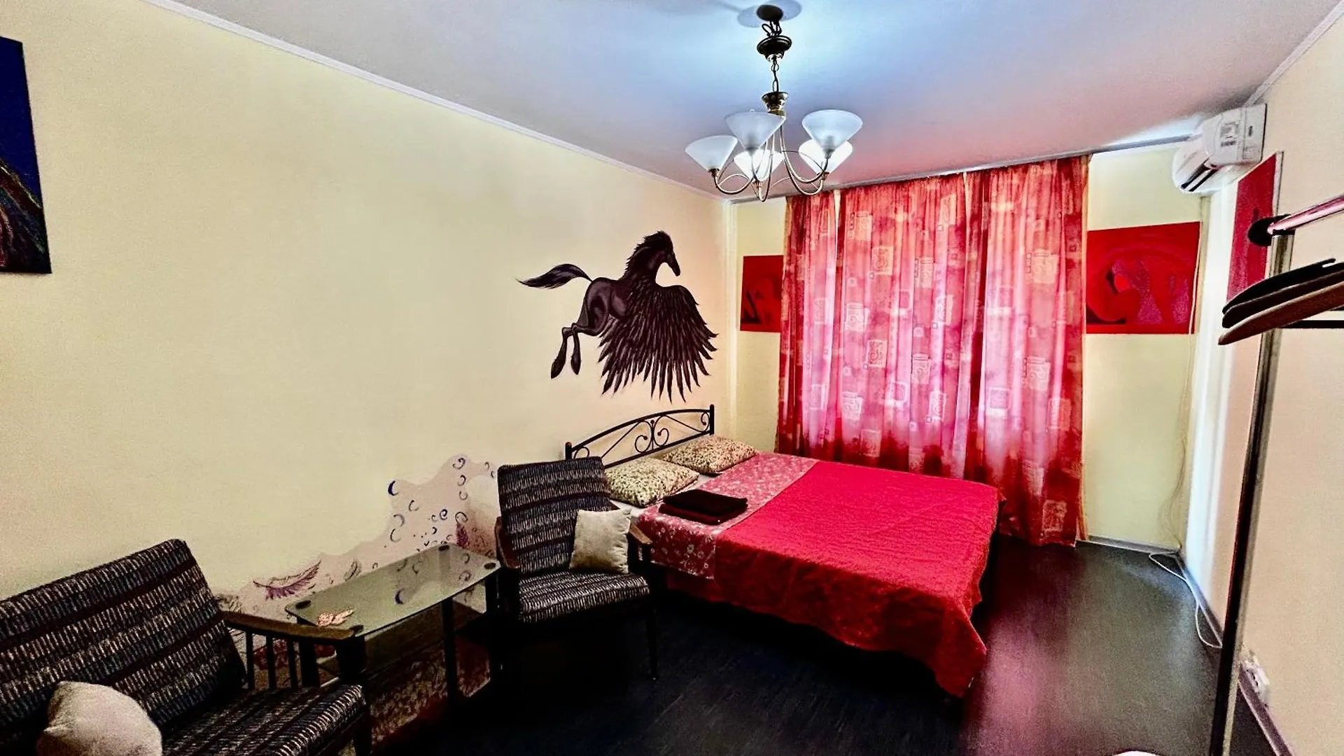 Apartment Near Train Station And Close To City Center Kyiv Ukraine
